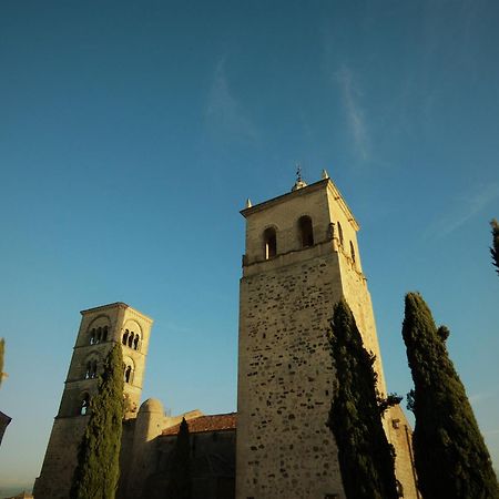 Apartamentos Altozano Trujillo Bagian luar foto