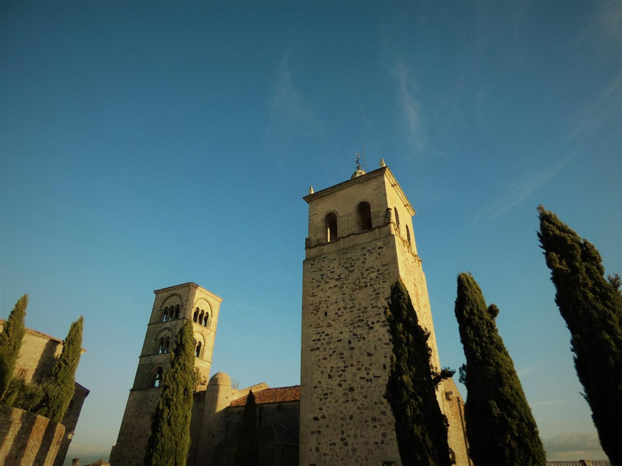 Apartamentos Altozano Trujillo Bagian luar foto