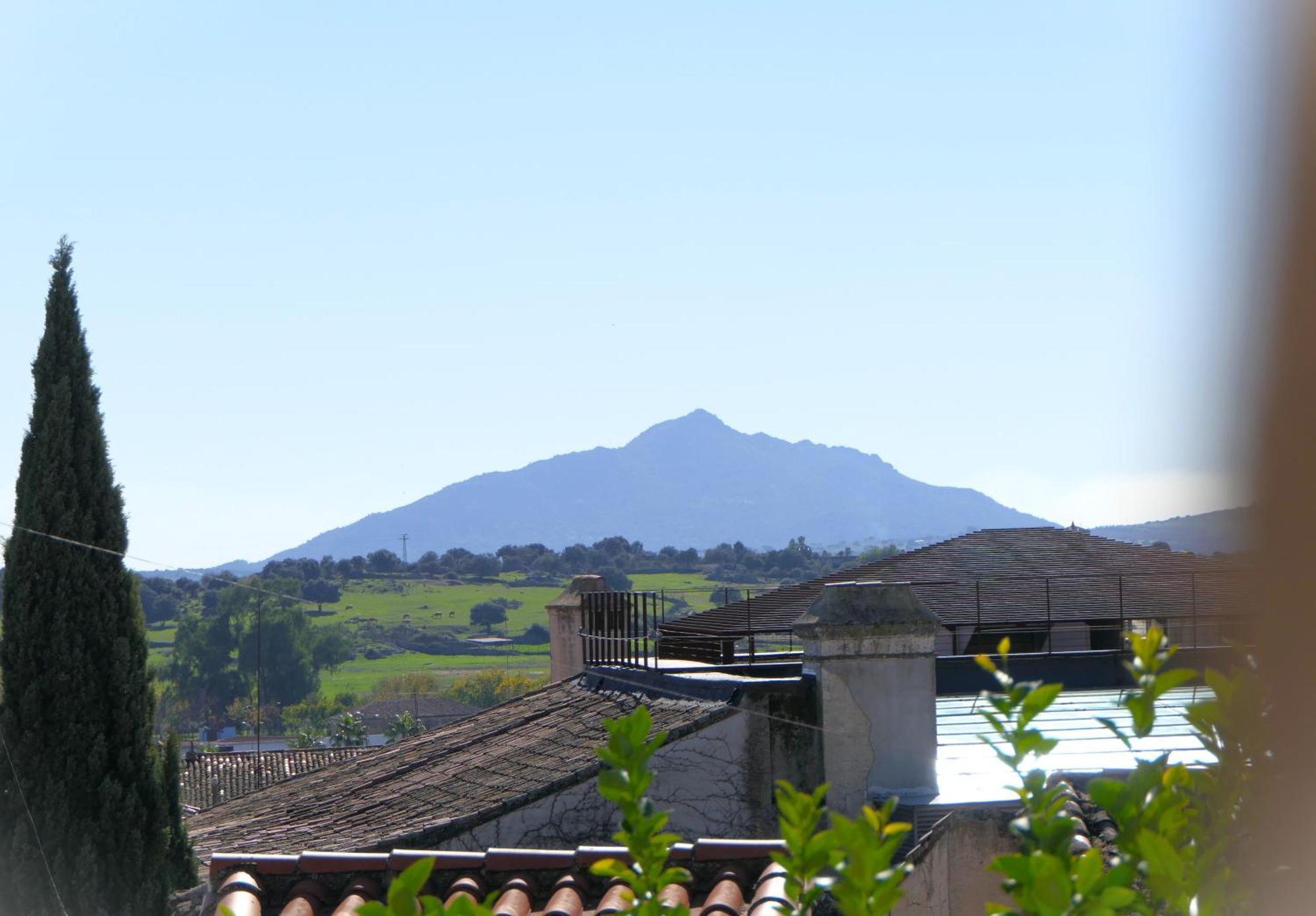 Apartamentos Altozano Trujillo Bagian luar foto