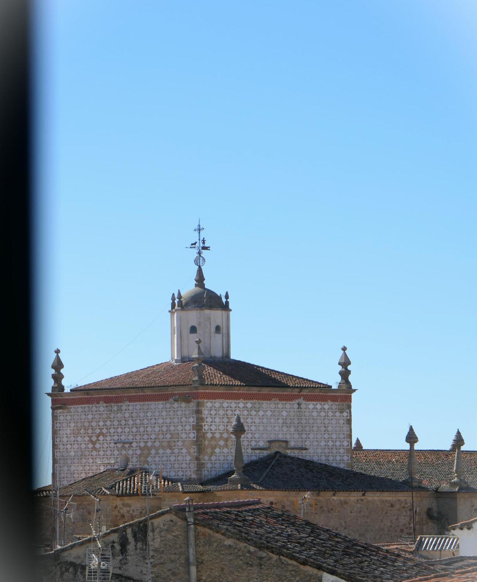 Apartamentos Altozano Trujillo Bagian luar foto